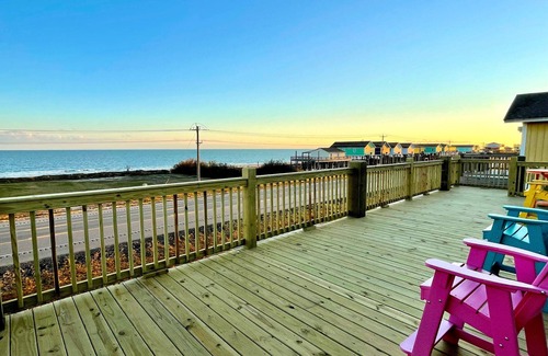 Port Bolivar House | Amazing Beach Views! Seashell Getaway, a Charming Beach Cottage!