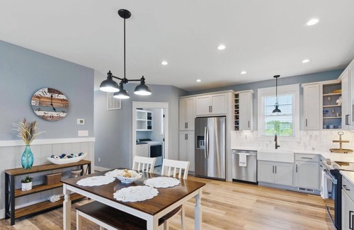 Sharps House | Amazing Dunnsville River House With Great Views and Sunrises, Peaceful Setting.