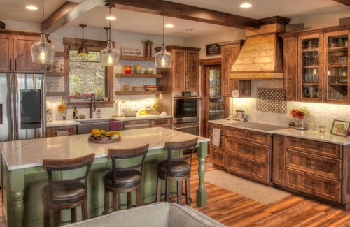 East Gull Lake House | Amazing Gull Lake home on the water! Tritoon rental available.