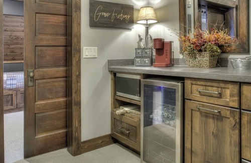 East Gull Lake House | Amazing Gull Lake home on the water! Tritoon rental available.
