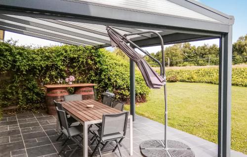 Saint-Aubin-Routot House | Amazing Home In Saint-Aubin-Routot