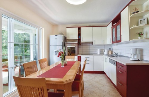 Dicmo House | Amazing home in Dicmo with WiFi