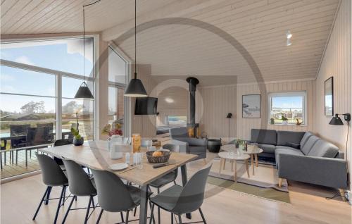 Lyngsbæk Strand House | Amazing Home In Ebeltoft With Kitchen