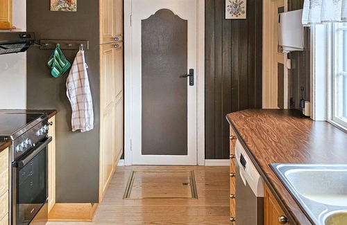 Fla Municipality House | Amazing home in Eggedal with kitchen