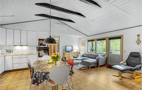 Ertebølle House | Amazing Home In Farsø With Wifi