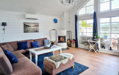 Fitjar House | Amazing Home In Fitjar With Wifi