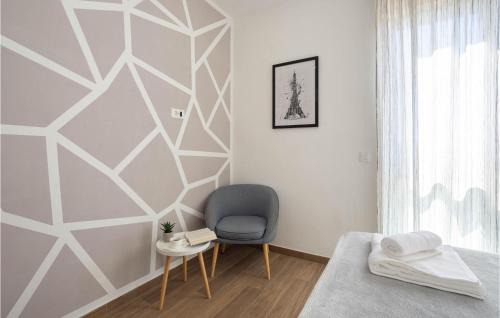 Kastel Kambelovac House | Amazing Home In Kastel Kambelovac