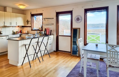 Klovedal House | Amazing home in Klövedal with kitchen