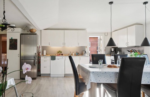 Frølunde Fed House | Amazing home in Korsør with kitchen