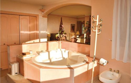 Le Tignet House | Amazing Home In Le Tignet