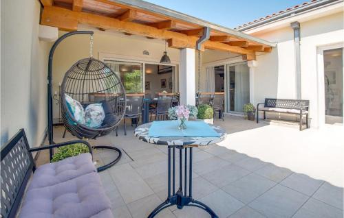 Milohnici House | Amazing Home In Linardici With Wifi