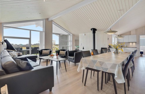 Nr. Lyngby Strand House | Amazing home in Løkken with kitchen