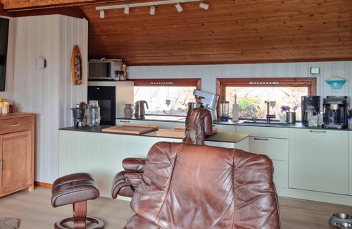 Mandal House | Amazing home in Mandal with WiFi