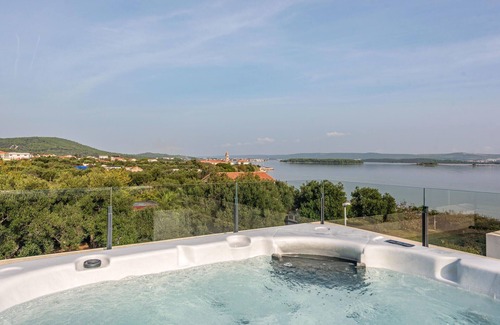 Kraj House | Amazing home in Pasman