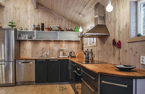 Sjusjoen House | Amazing home in Sjusjøen with kitchen