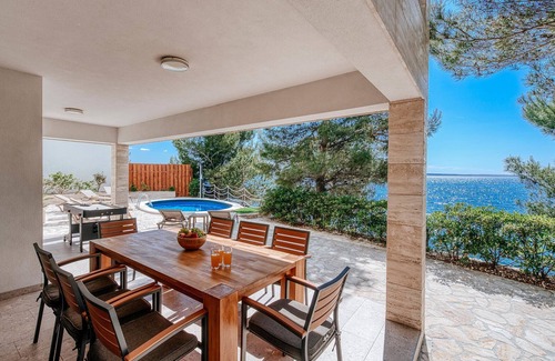 Starigrad House | Amazing home in Starigrad