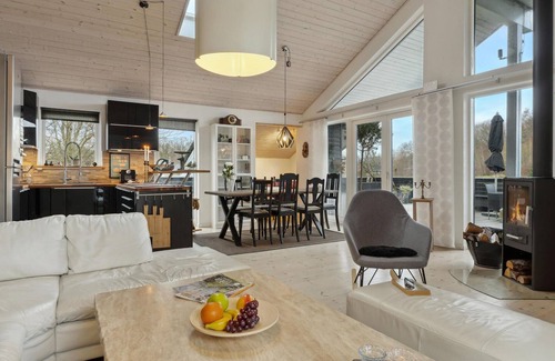 Hov House | Amazing home in Tranekær with WiFi