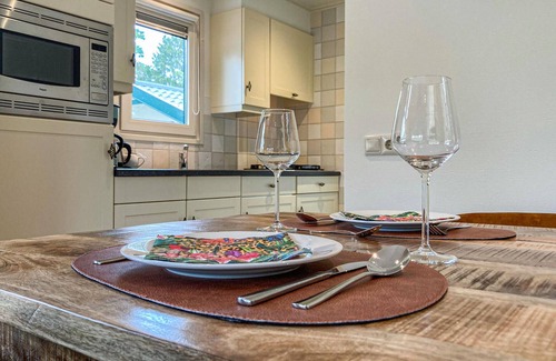 Vorden House | Amazing home in Vorden with kitchen