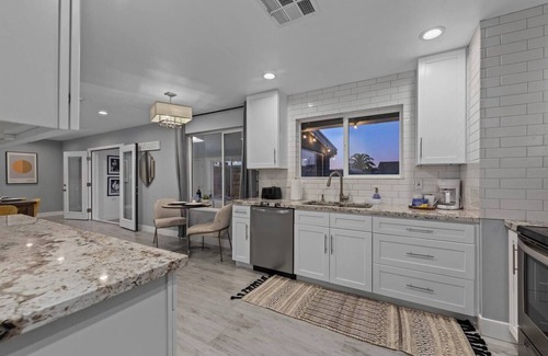 Melrose Paradise House | Amazing Home! With FREE Large Private Heated Pool