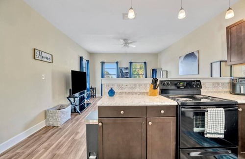 Historic Ybor House | Amazing Location A/C & WorkSpace