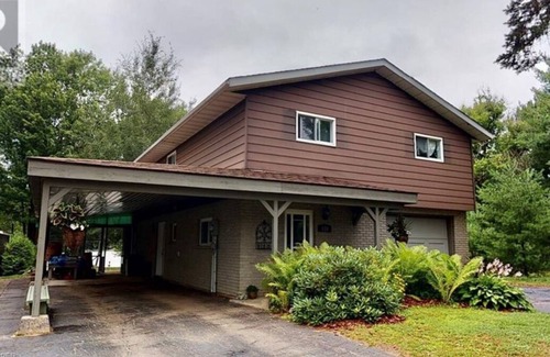 Mattawa House | Amazing Mattawa Riverfront, Mountain View Home, Close to Adventures & Amenities
