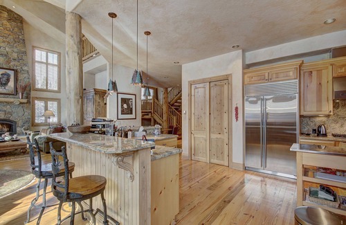 Christie Heights House | Amazing Mountain Home! Excellent Location. Early checkin.