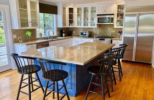 Carpinteria House | Amazing Ocean and Mountain Views, Walk to Beach
