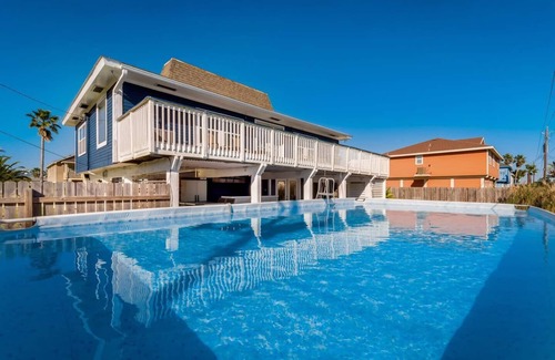 Jamaica Beach House | Amazing Private Pool! See listing for golf cart upgrade information!