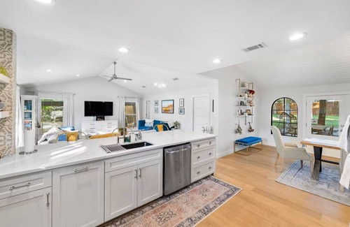 McNeil House | Amazing space to spread out in North Austin. Close to The Domain, Austin FC