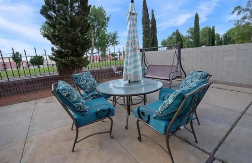 Los Lunas House | Amazing Spacious Castle House!