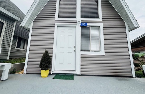 Clermont House | Amazing Tiny House! Completely renovated, everything is Brand New!