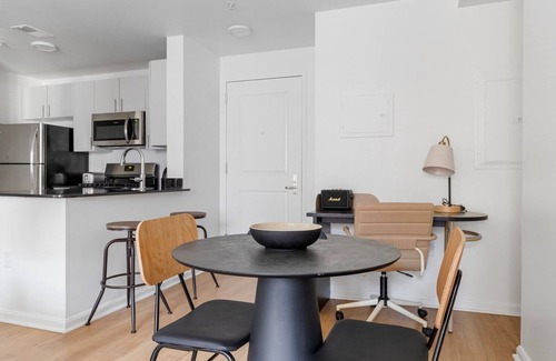 Cardozo Apartment | Amazing U Street 1BR w/Gym, nr Metro & Nightlife, by Blueground