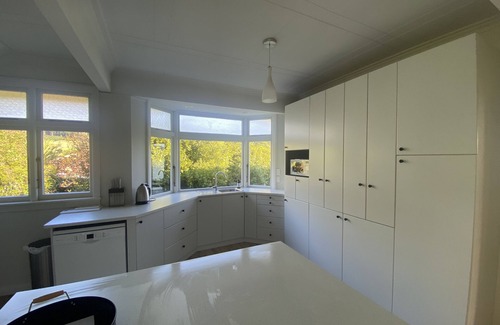 Dunedin House | Amazing views! 5 mins to beach