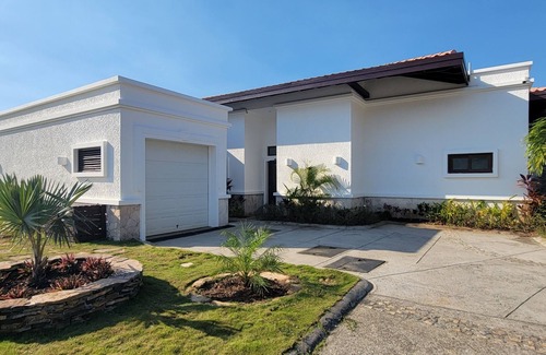 Pristine Bay Villa | Amazing Views At Pristine Bay