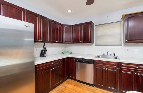East Massapequa House | AMAZINGLY RELAXING 2nd floor - full 2 BR/Bath/Full kitchen/Diswasher