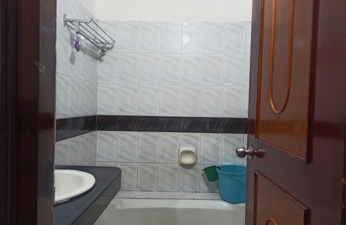 Sualkuchi Bed & Breakfast | Ambarish Grand Residency