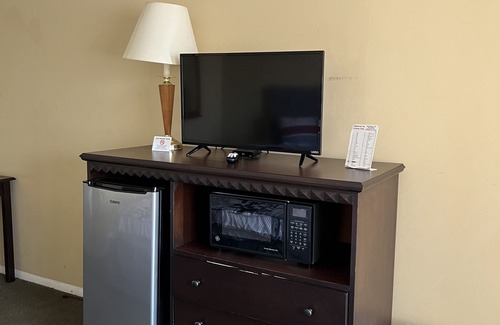 Manchester Apartment | Ambassador Inn And Suites