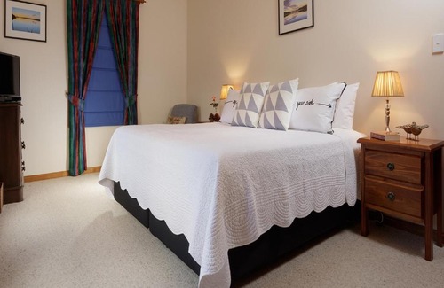 Wattle Grove Bed & Breakfast | Ambience on Huon Bed & Breakfast