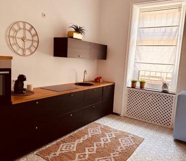 Kleinblittersdorf Apartment | Ambiente Deluxe - Schloss Falkenhorst