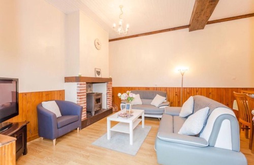 Percy-en-Normandie House | Amelia Gite centrally located in Normandy near Mont St Michel and D Day beaches