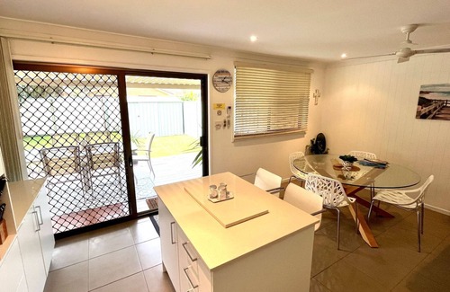 Lake Cathie Villa | Amelia Shores - close to bowling club and lake