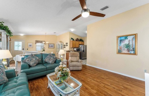 Summerhill House | Amelia Villa-Pet Friendly 2 Bd-Great Location