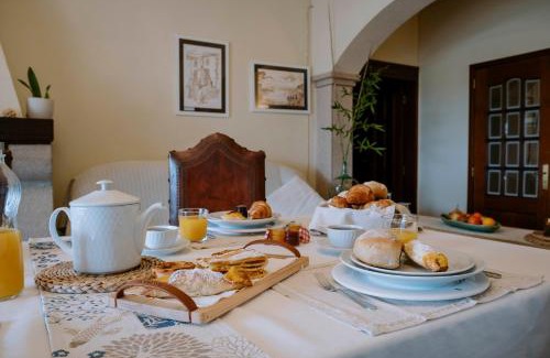 Abrantes Bed & Breakfast | AmendoeirasHouse-SustainableLiving