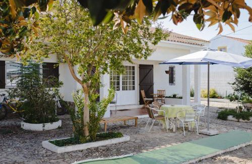 Abrantes Bed & Breakfast | AmendoeirasHouse-SustainableLiving