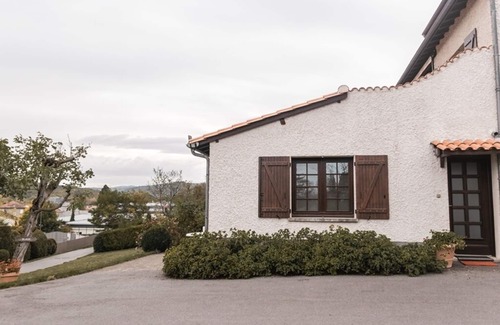 Blanzat Ski Chalet | American Chalet