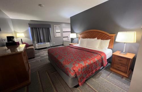 Ionia Hotel | American Inn and Suites Ionia