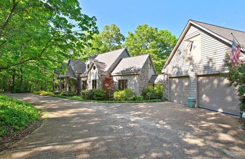 Rockmart Bed & Breakfast | Americana at Becks Lake Bed and Breakfast