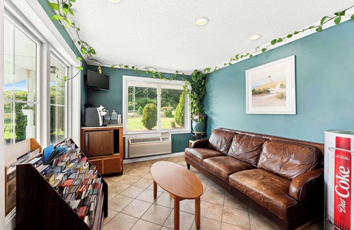 Stonington Hotel | Americas Best Value Inn Stonington Mystic