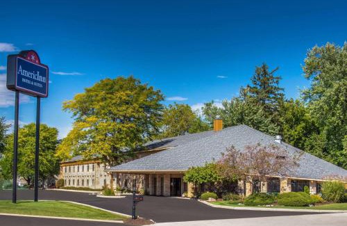 Delafield Hotel | AmericInn and Suites by Wyndham Delafield-Waukesha-Milwaukee