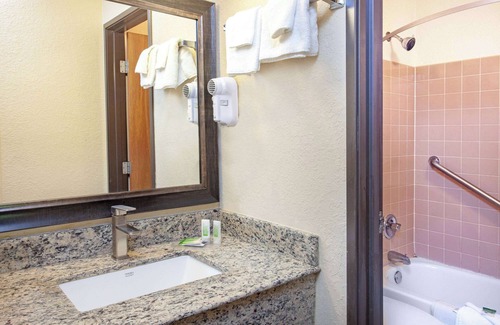 Cloquet Hotel | AmericInn by Wyndham Cloquet